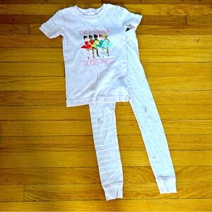 Old Navy Girls size 5T pink pajama set